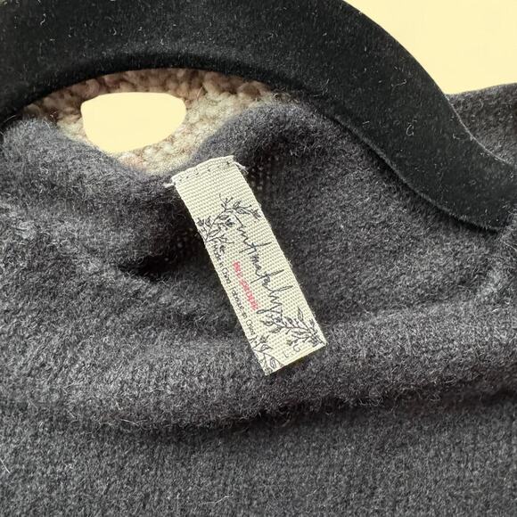 Free People Intimately Black Cashmere Mock Neck Crop Tank Top size L - Picture 3 of 5